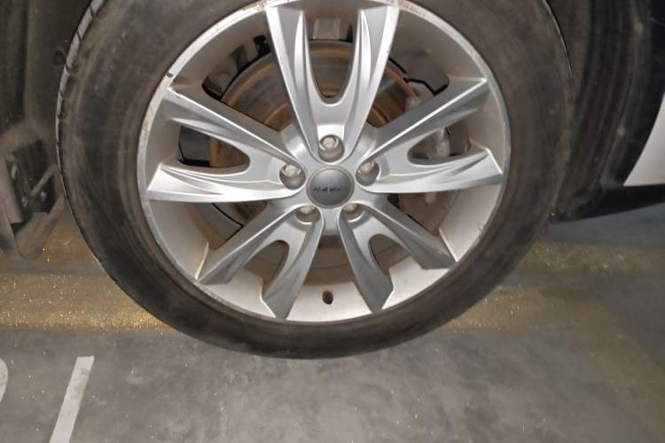 Used Haval H7 2016 Blue-Label H7 2.0T Automatic Luxury Model Right Front Wheel Hub