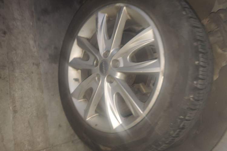Used Haval H7 2016 Blue-Label H7 2.0T Automatic Luxury Model Right Front Wheel Hub