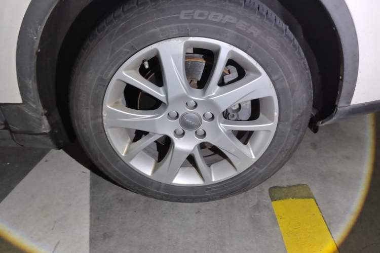 Used Haval H7 2016 Blue-Label H7 2.0T Automatic Elite Model Right Front Wheel Hub