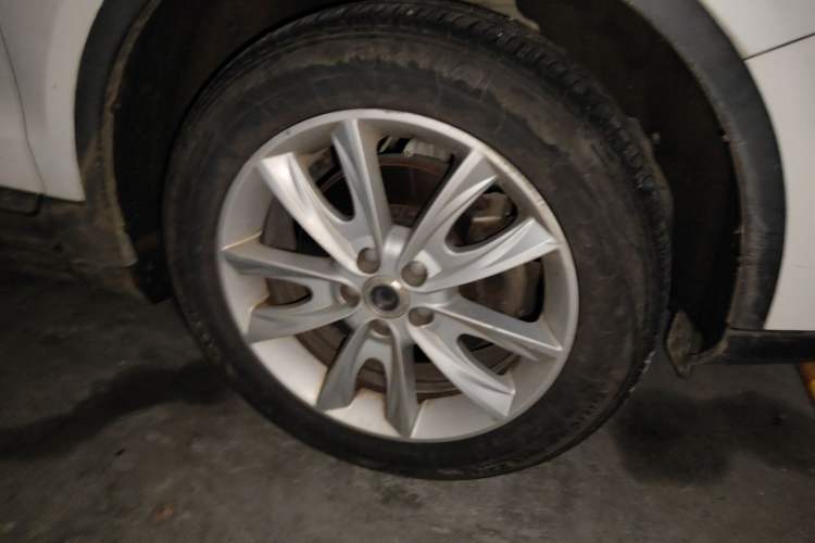 Used Haval H7 2016 Blue-Label H7 2.0T Automatic Luxury Model Right Front Wheel Hub