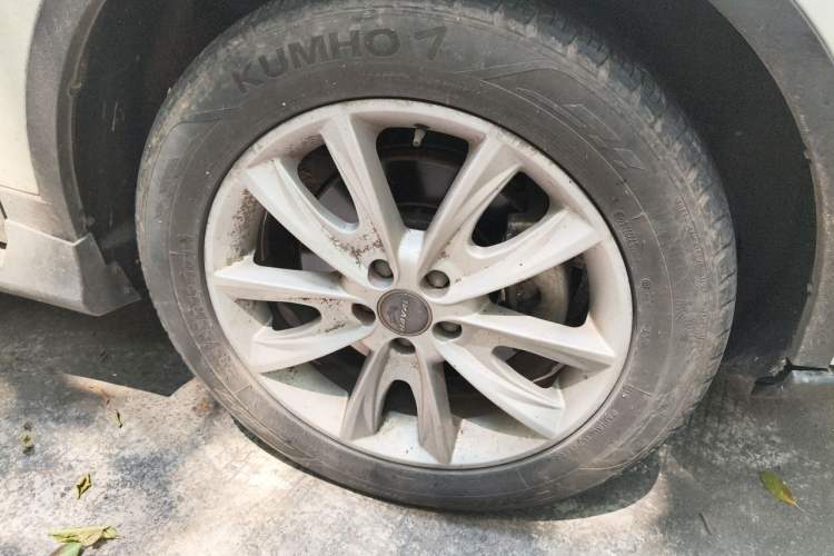 Used Haval H7 2016 Blue-Label H7 2.0T Automatic Luxury Model Right Front Wheel Hub