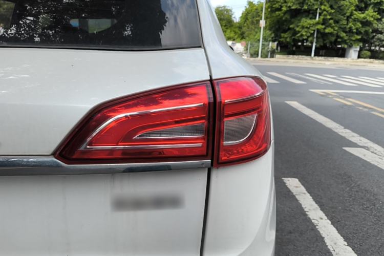 Used Haval H7 2016 Blue-Label H7 2.0T Automatic Elite Model Right Rear Taillight