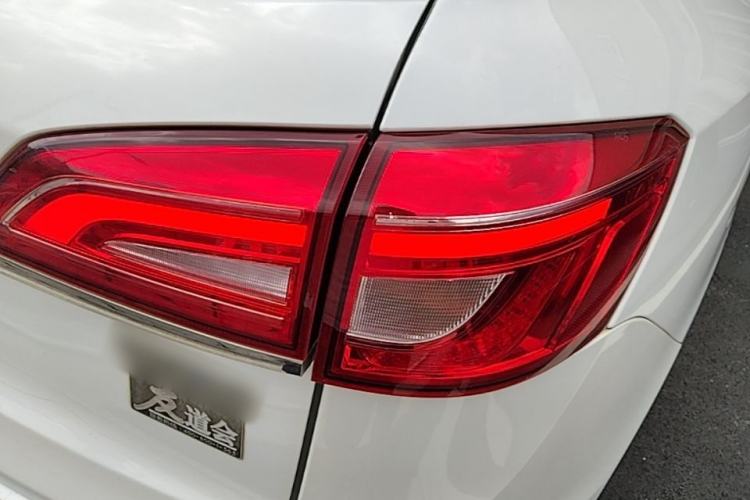Used Haval H7 2016 Blue-Label H7 2.0T Automatic Elite Model Right Rear Taillight