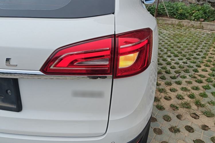 Used Haval H7 2016 Blue-Label H7 2.0T Automatic Elite Model Right Rear Taillight