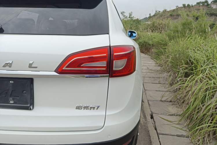 Used Haval H7 2016 Blue-Label H7 2.0T Automatic Luxury Model Right Rear Taillight
