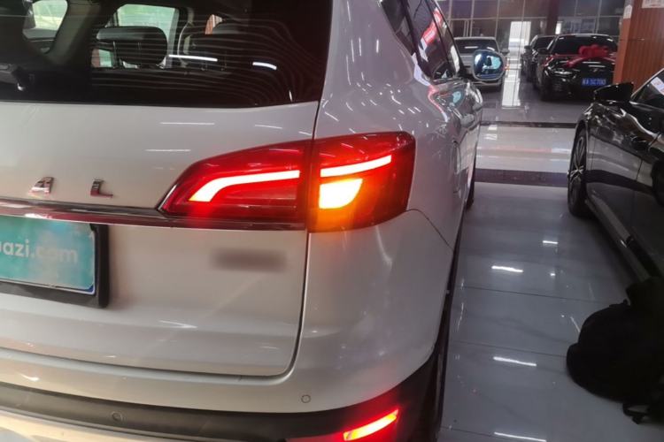 Used Haval H7 2016 Blue-Label H7 2.0T Automatic Elite Model Right Rear Taillight
