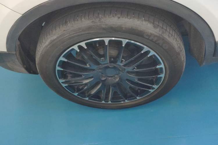 Used Haval H7 2016 Blue-Label H7 2.0T Automatic Luxury Model Right Rear Wheel Hub