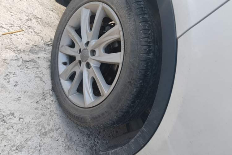 Used Haval H7 2016 Blue-Label H7 2.0T Automatic Luxury Model Right Rear Wheel Hub