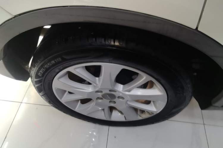 Used Haval H7 2016 Blue-Label H7 2.0T Automatic Elite Model Right Rear Wheel Hub