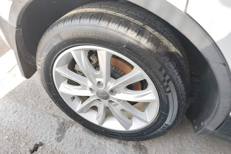 Used Haval H7 2016 Blue-Label H7 2.0T Automatic Luxury Model Right Rear Wheel Hub