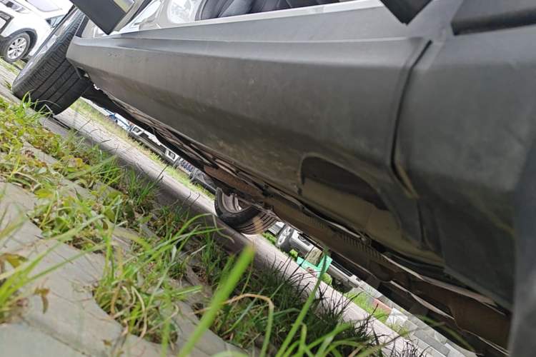 Used Haval H7 2016 Blue-Label H7 2.0T Automatic Elite Model Right Side Sill