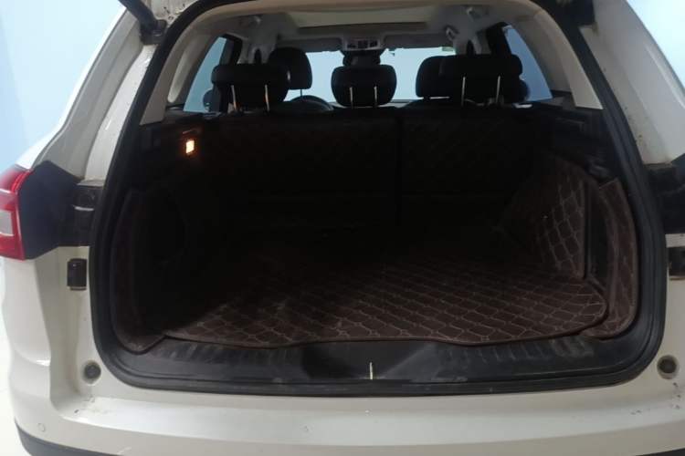 Used Haval H7 2016 Blue-Label H7 2.0T Automatic Luxury Model Trunk