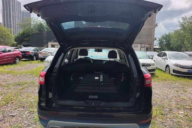 Used Haval H7 2016 Blue-Label H7 2.0T Automatic Elite Model Trunk