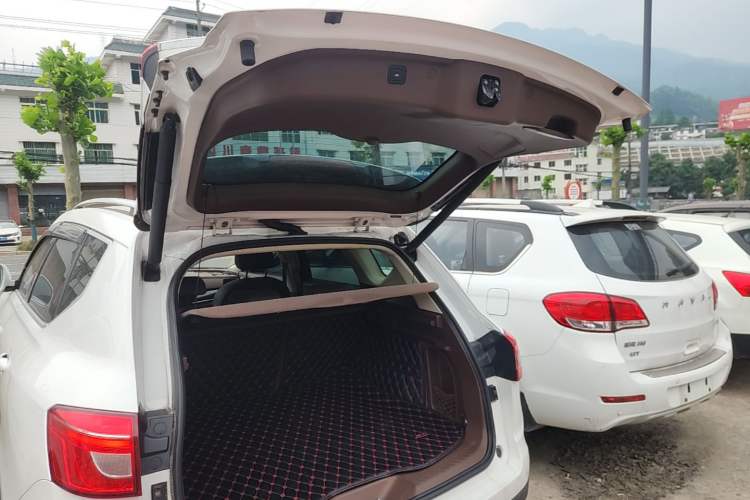 Used Haval H7 2016 Blue-Label H7 2.0T Automatic Luxury Model Trunk