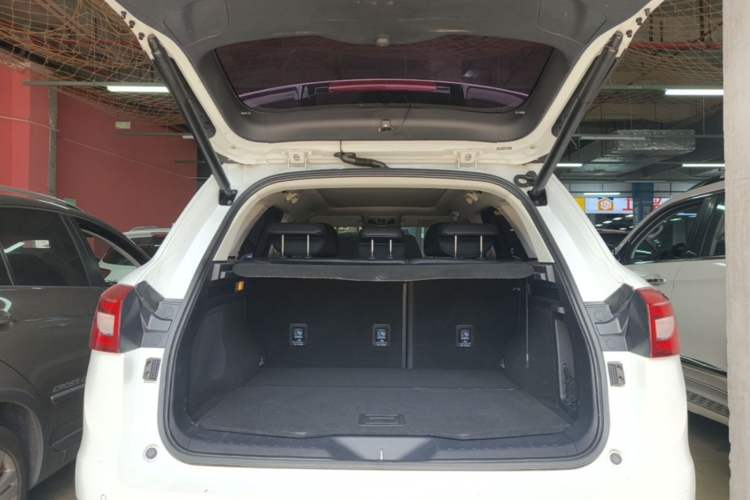 Used Haval H7 2016 Blue-Label H7 2.0T Automatic Elite Model Trunk