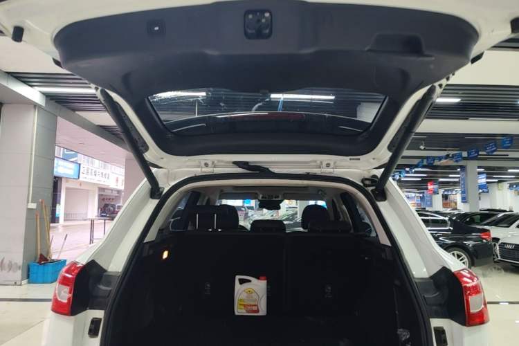 Used Haval H7 2016 Blue-Label H7 2.0T Automatic Luxury Model Trunk
