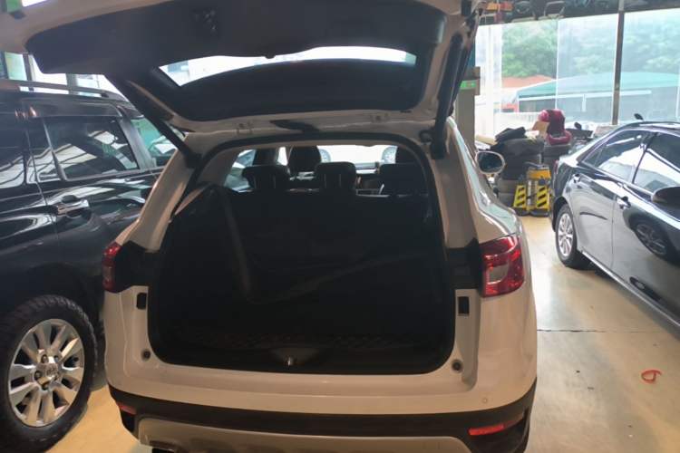Used Haval H7 2016 Blue-Label H7 2.0T Automatic Luxury Model Trunk