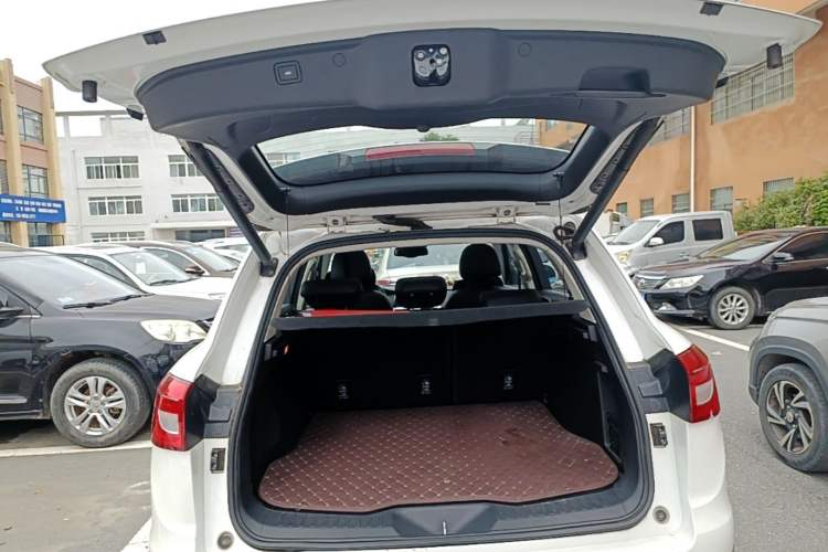 Used Haval H7 2016 Blue-Label H7 2.0T Automatic Elite Model Trunk