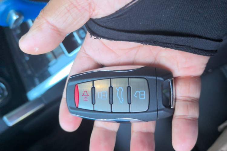 Used Haval H7 2016 Blue-Label H7 2.0T Automatic Luxury Model Vehicle Key