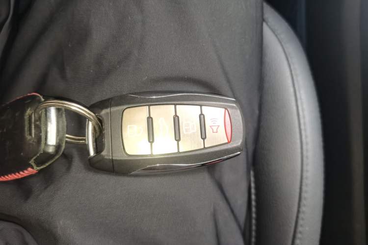Used Haval H7 2016 Blue-Label H7 2.0T Automatic Luxury Model Vehicle Key