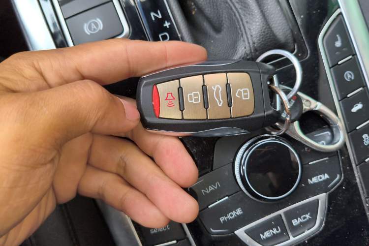 Used Haval H7 2016 Blue-Label H7 2.0T Automatic Luxury Model Vehicle Key
