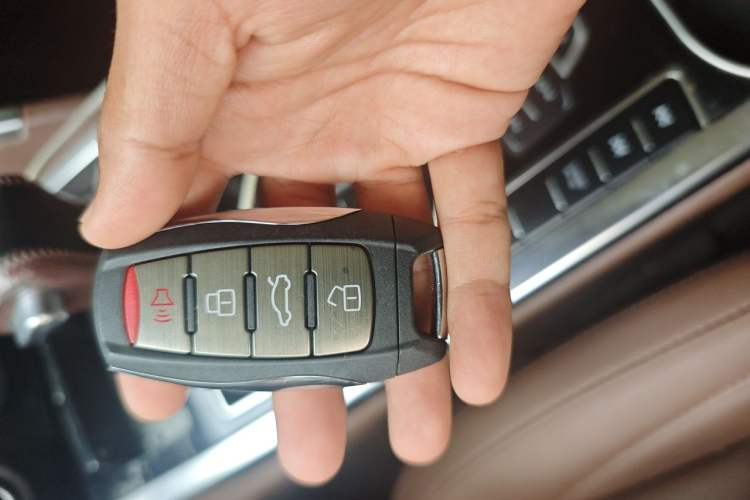 Used Haval H7 2016 Blue-Label H7 2.0T Automatic Luxury Model Vehicle Key