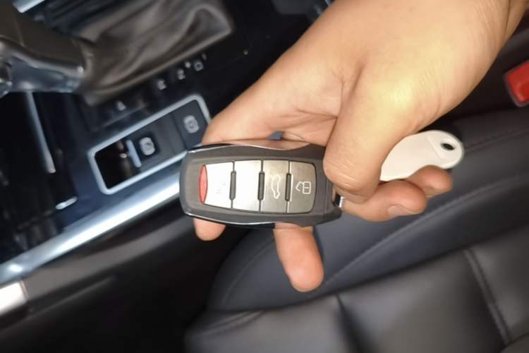 Used Haval H7 2016 Blue-Label H7 2.0T Automatic Luxury Model Vehicle Key