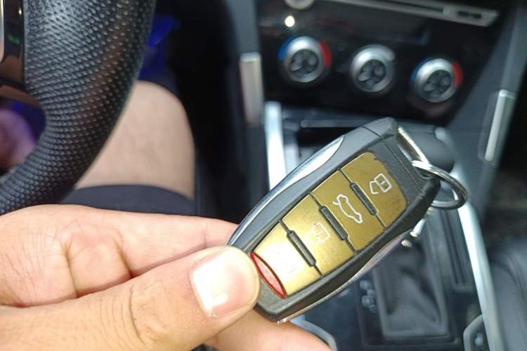 Used Haval H7 2016 Blue-Label H7 2.0T Automatic Luxury Model Vehicle Key