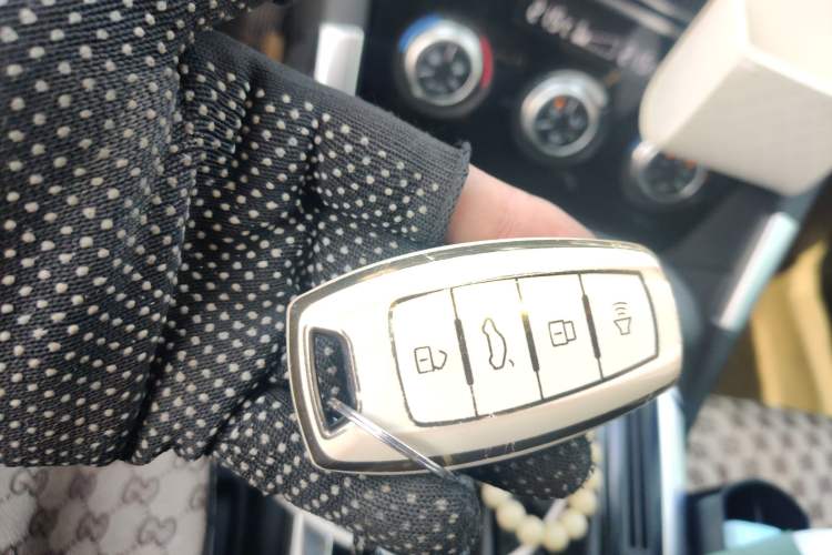 Used Haval H7 2016 Blue-Label H7 2.0T Automatic Luxury Model Vehicle Key