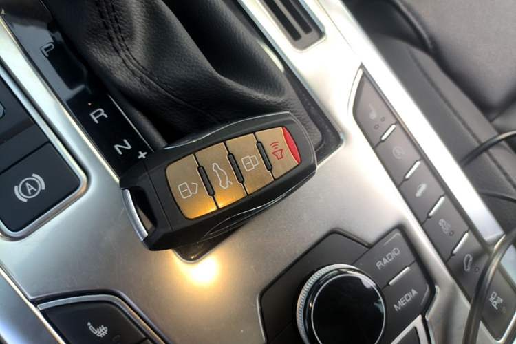 Used Haval H7 2016 Blue-Label H7 2.0T Automatic Luxury Model Vehicle Key