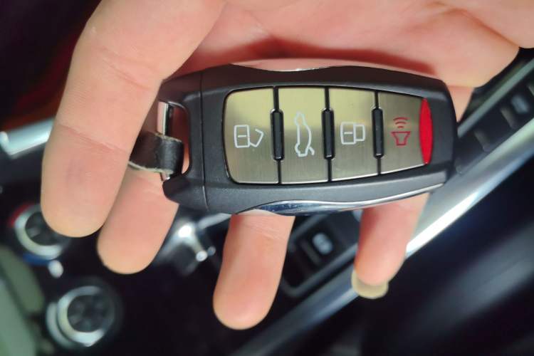 Used Haval H7 2016 Blue-Label H7 2.0T Automatic Luxury Model Vehicle Key