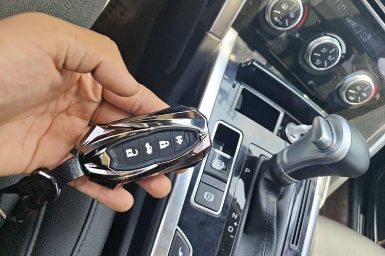Used Haval H7 2016 Blue-Label H7 2.0T Automatic Elite Model Vehicle Key