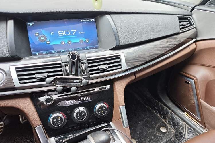 Used Haval H7 2017 Red-Label H7 2.0T Automatic Prestige Model Audio And AC Panel