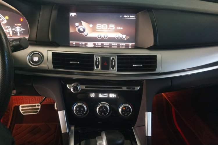 Used Haval H7 2017 Red-Label H7 2.0T Automatic Prestige Model Audio And AC Panel