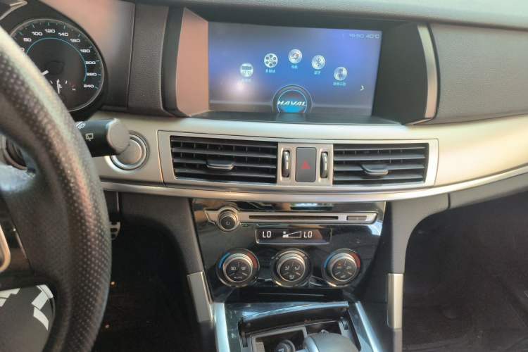 Used Haval H7 2017 Red-Label H7 2.0T Automatic Luxury Model Audio And AC Panel
