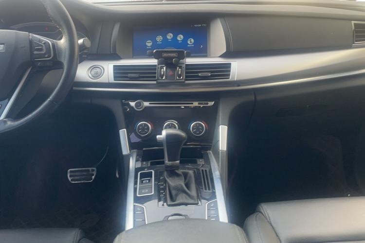 Used Haval H7 2017 Blue-Label H7L 2.0T Automatic Luxury Model Audio And AC Panel
