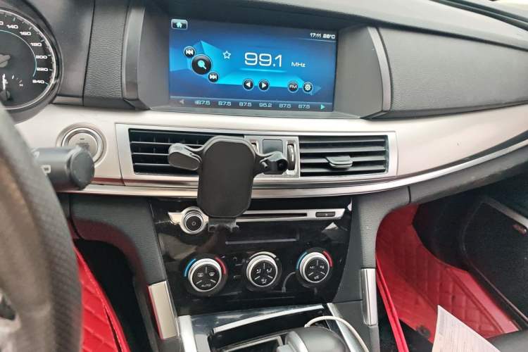 Used Haval H7 2017 Red-Label H7L 2.0T Automatic Luxury Model Audio And AC Panel