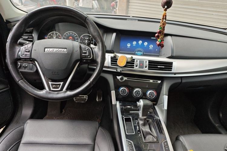 Used Haval H7 2017 Red-Label H7 2.0T Automatic Prestige Model Center Console