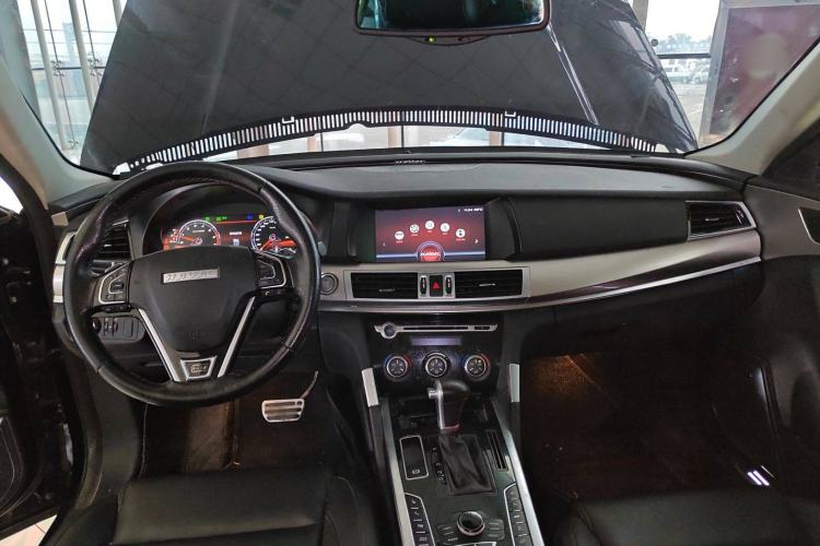 Used Haval H7 2017 Red-Label H7 2.0T Automatic Prestige Model Center Console