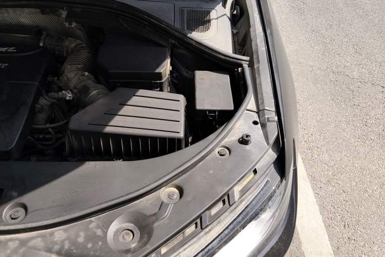 Used Haval H7 2017 Red-Label H7 2.0T Automatic Prestige Model Engine Bay Left