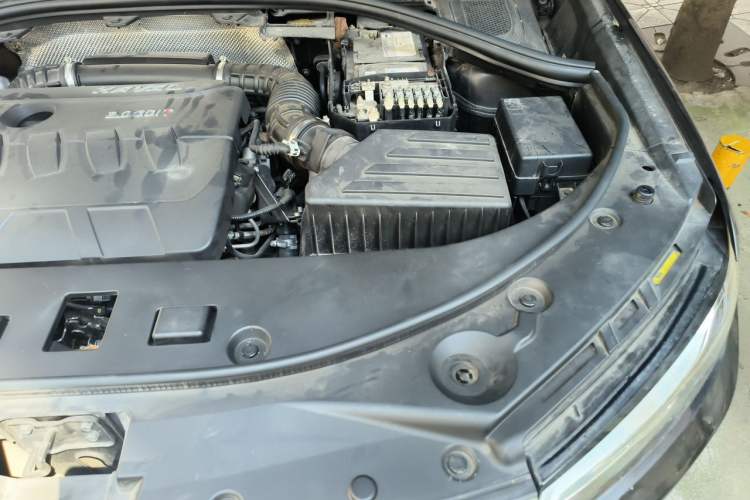 Used Haval H7 2017 Red-Label H7 2.0T Automatic Luxury Model Engine Bay Left