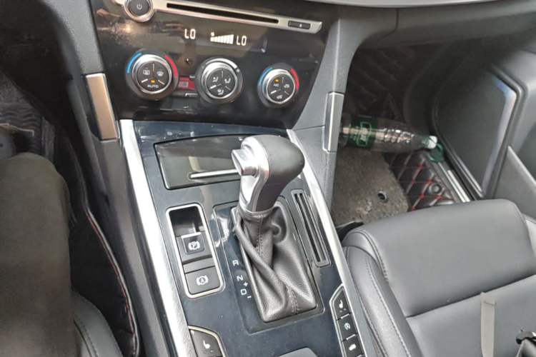 Used Haval H7 2017 Red-Label H7 2.0T Automatic Luxury Model Gear Lever