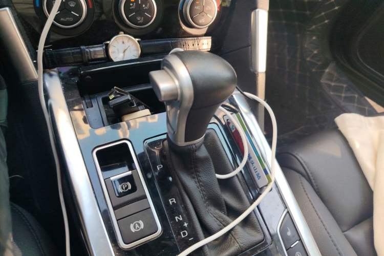 Used Haval H7 2017 Red-Label H7 2.0T Automatic Luxury Model Gear Lever