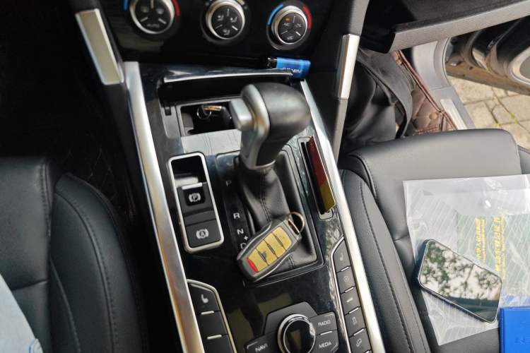 Used Haval H7 2017 Red-Label H7 2.0T Automatic Luxury Model Gear Lever