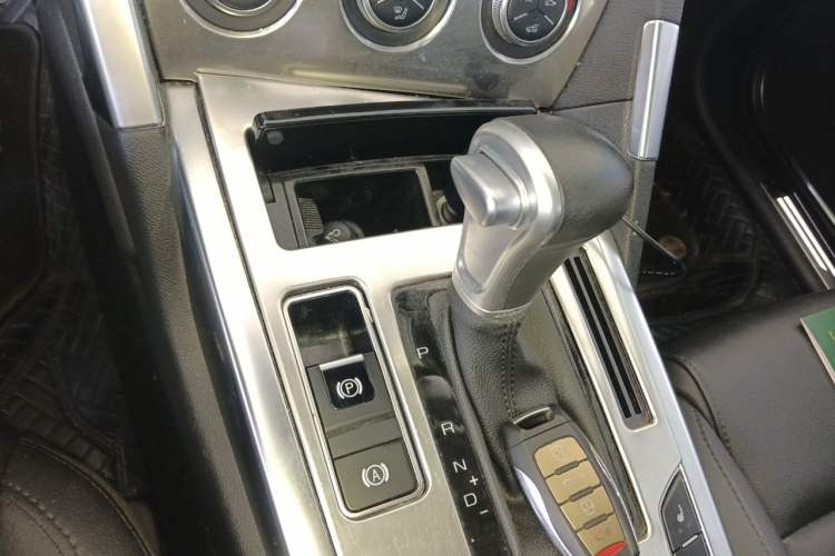Used Haval H7 2017 Red-Label H7 2.0T Automatic Prestige Model Gear Lever