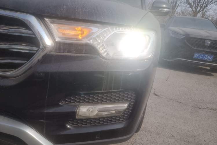 Used Haval H7 2017 Blue-Label H7L 2.0T Automatic Luxury Model Left Front Headlight