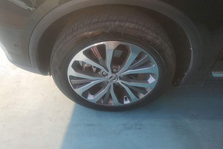 Used Haval H7 2017 Red-Label H7L 2.0T Automatic Prestige Model Left Front Wheel Hub