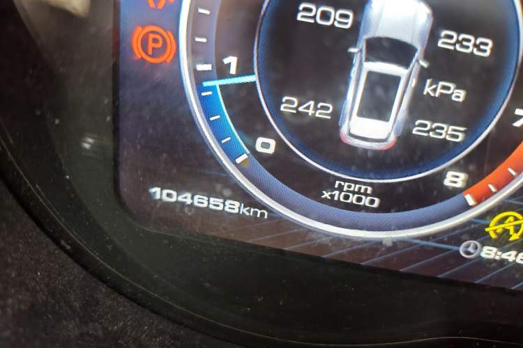 Used Haval H7 2017 Red-Label H7 2.0T Automatic Prestige Model Odometer Close Up