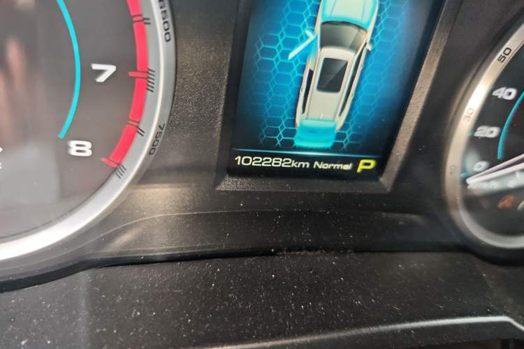 Used Haval H7 2017 Red-Label H7L 2.0T Automatic Luxury Model Odometer Close Up