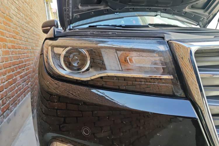 Used Haval H7 2017 Red-Label H7 2.0T Automatic Luxury Model Right Front Headlight